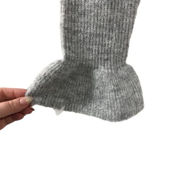 Vero Moda Grey V-Neck Sweater - Picture 4 of 7